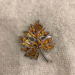 Fall leaf brooch